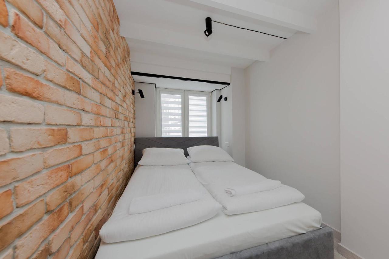 4 Eco Apart Chateau Jagiellonska 22 Warszawa Old Town Exterior photo